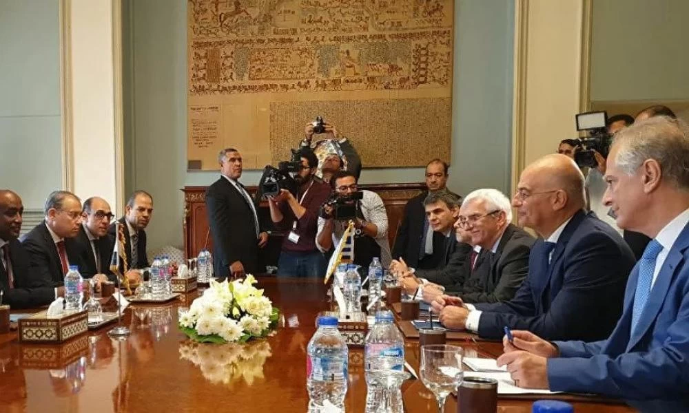 Στο Κάιρο τις επόμενες μέρες ο Δένδιας για το "επόμενο βήμα" στην ΑΟΖ